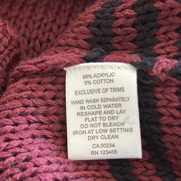 Design Lab Size Med Sweater. - Picture 5 of 5